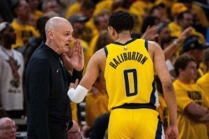 🤔杨毅：步行者运行方式不像NBA球队像大学队 卡莱尔是球队核心